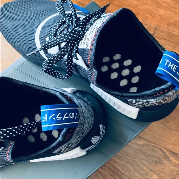 BNIB NMD R1 Size 9 - Picture 5 of 6